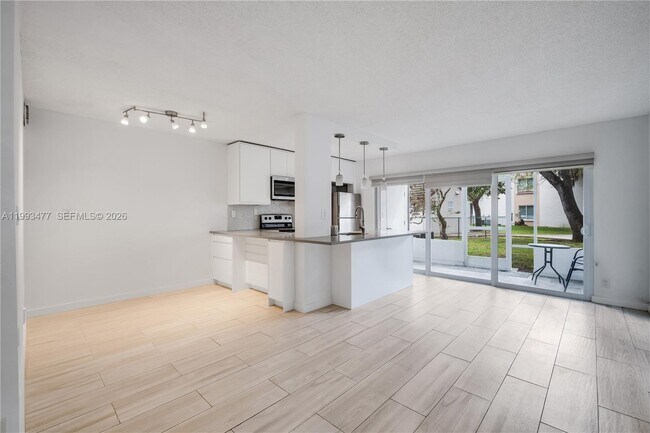 Building Photo - 13924 SW 90th Terrace