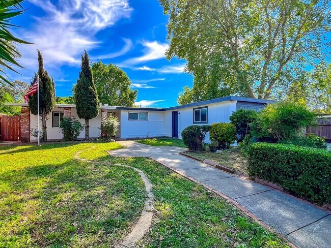 Building Photo - Renovated American Canyon Home Near Schools and Shopping Centers