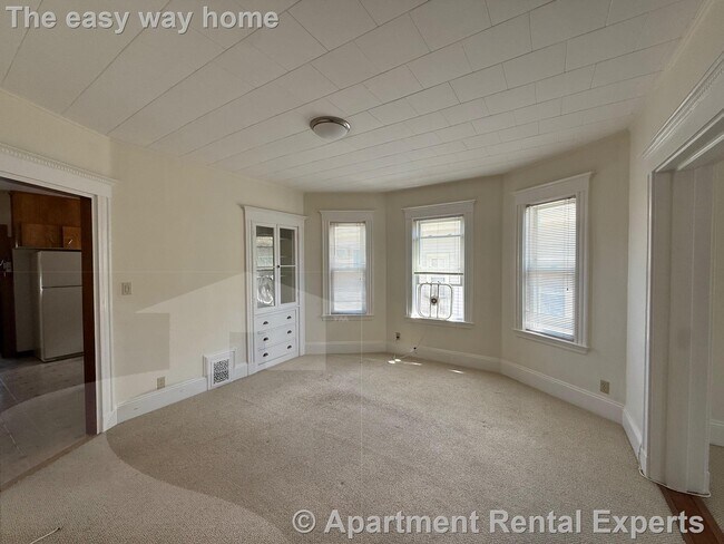 Building Photo - 105 Bromfield Rd