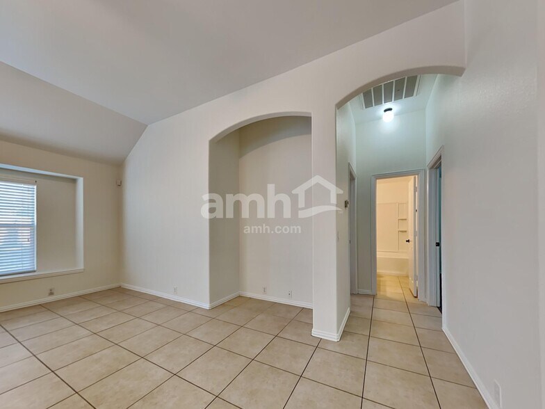 Building Photo - 625 Vickie St