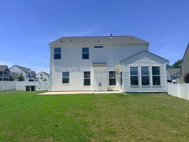 Building Photo - 16 Clear Creek Cir