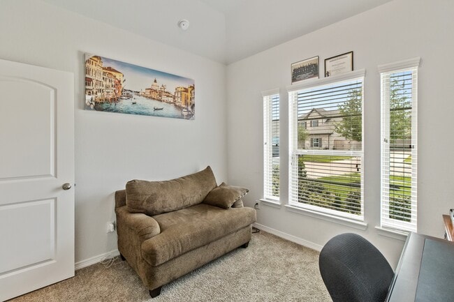 Building Photo - 8735 Morris Wds Dr