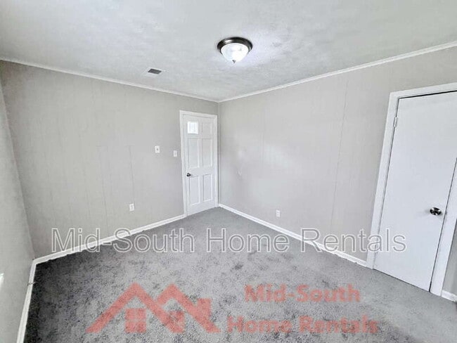 Building Photo - 3389 Cypress Rd