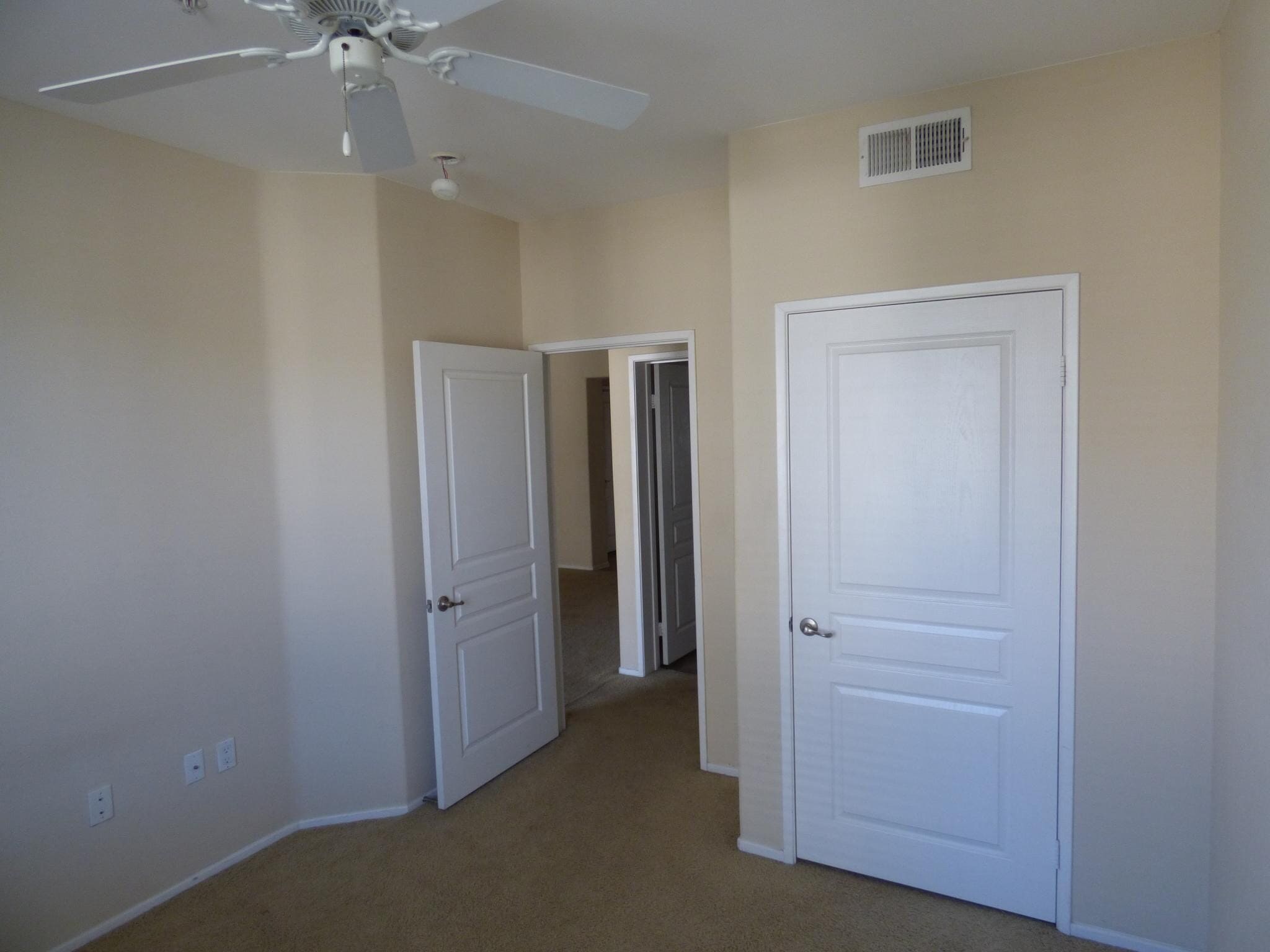 Building Photo - 2429 WATERMARKE Pl