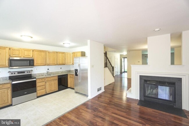 Building Photo - 1703 Smedley Ct