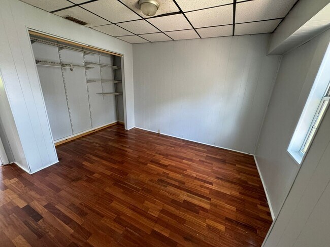 Building Photo - 3BR/2BA Zephyrhills Home with 2 Sheds, Lar...