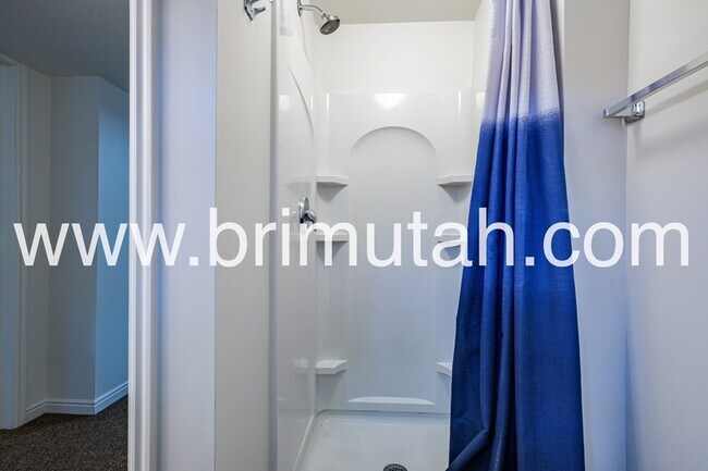 Building Photo - 1147 E Garfield Ave