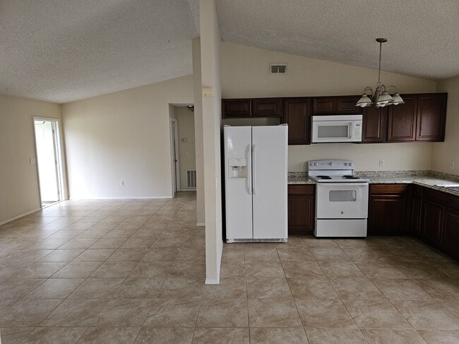 Building Photo - 311 Oak Ln Dr