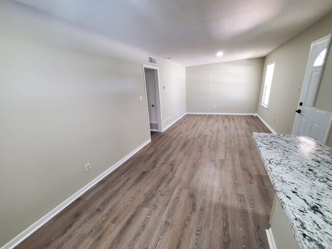 Building Photo - 1833 Eden Ln