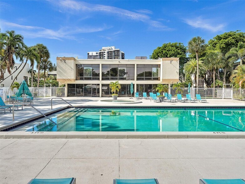 Building Photo - 20401 NE 30th Ave