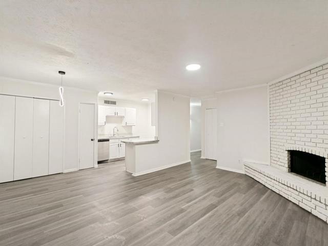 Building Photo - 905 Hawthorne Dr