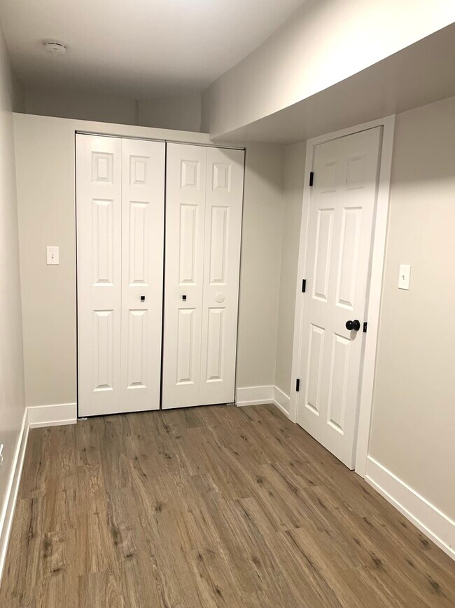 Building Photo - 1943 N Winchester Ave