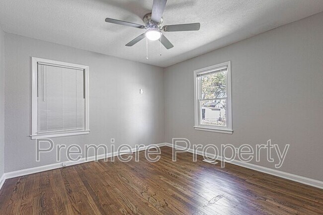 Building Photo - 10516 E 26th St S