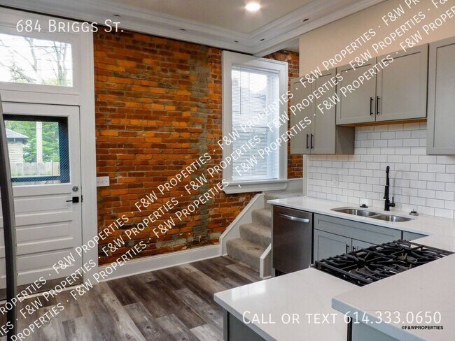 Building Photo - 684 Briggs St