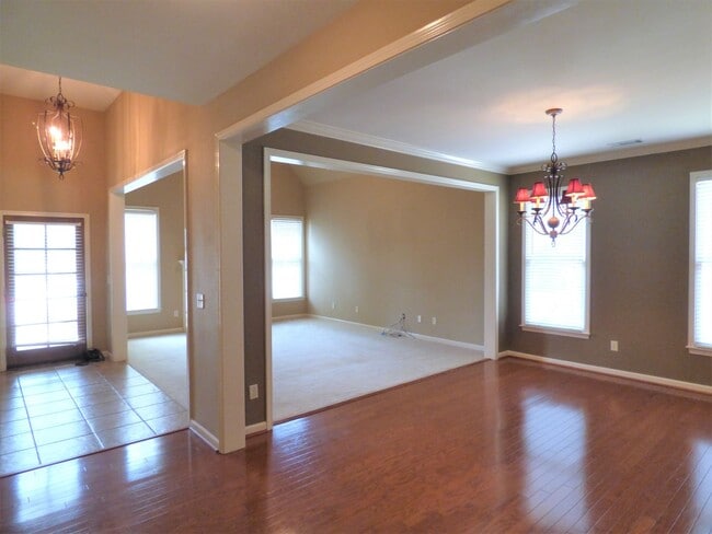 Building Photo - 3770 Abbeyglen Way
