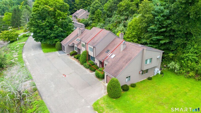 Building Photo - 19 Twin Oaks