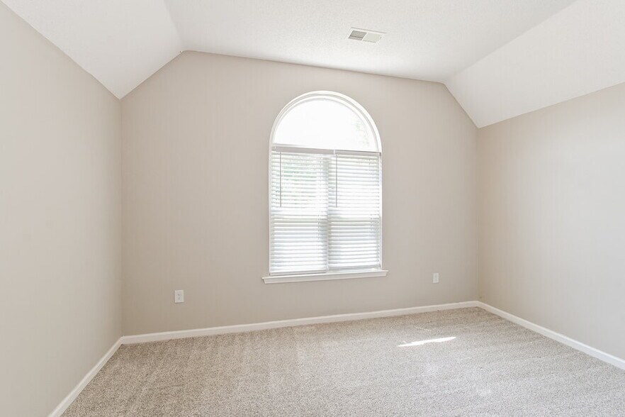 Building Photo - 6308 Acree Ln