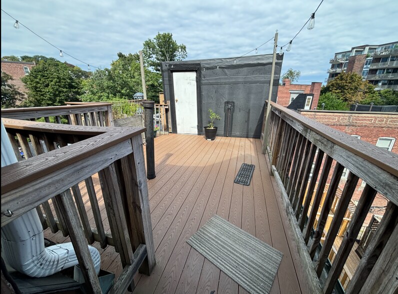 Building Photo - 1402 Beacon St