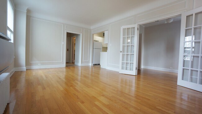 Building Photo - 10 W Elm St
