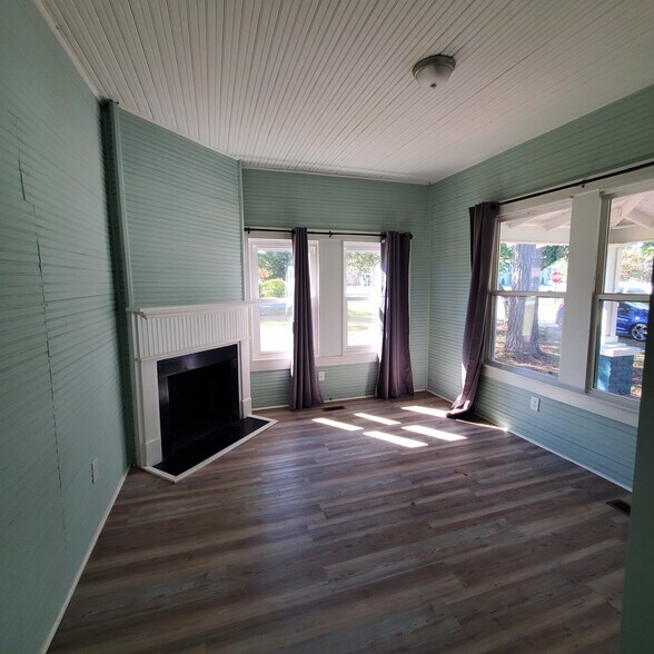 Bedroom 2 - 1423 Lucas St