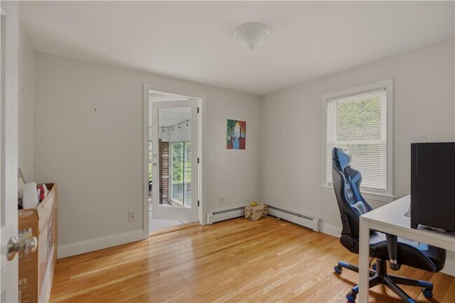 Building Photo - 117 Camp Ave