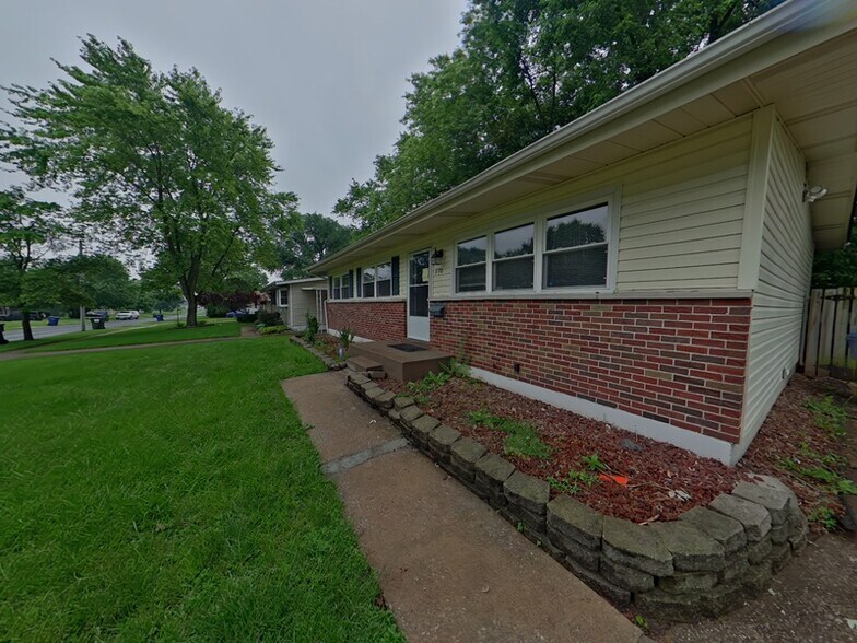 Building Photo - 770 Manresa Ln