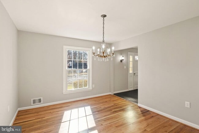 Building Photo - 9356 Birchwood Ct