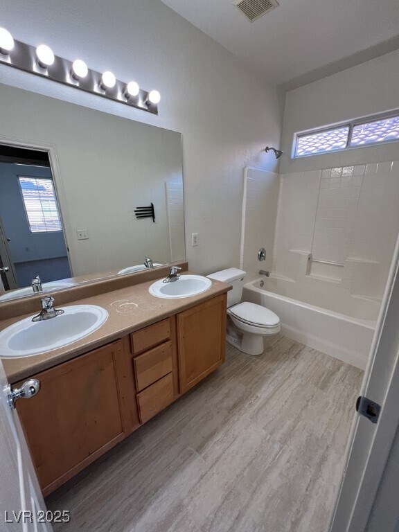 Building Photo - 733 Easter Lily Pl