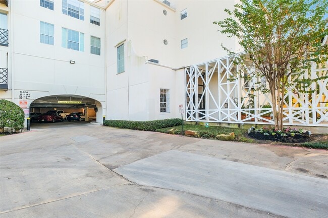 Building Photo - 2333 Bering Dr