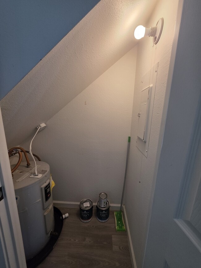 Building Photo - 350 Aoloa St