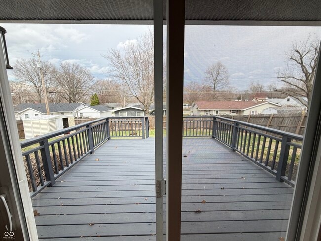 Building Photo - 911 Sunset Dr