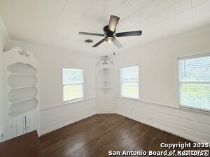 Building Photo - 1214 Sutton Dr