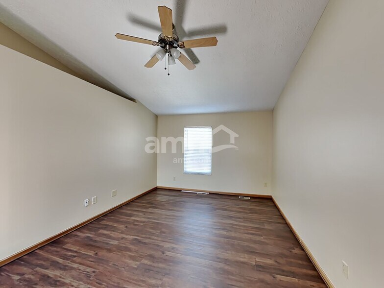 Building Photo - 12098 Mallard Pond Dr