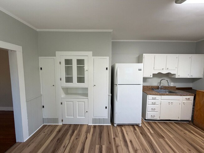 Building Photo - Statesville Downtown - 1BD / 1BA