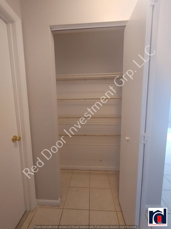 Building Photo - Updated 2 Bedroom 1 Bath Quadplex-Ocala!