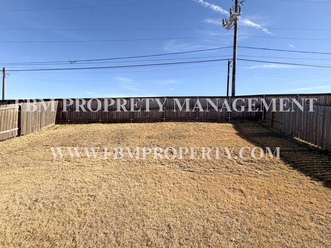 Building Photo - 5412 Persimmon Dr