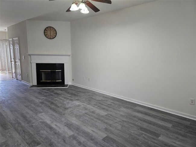 Building Photo - 1563 Cove Creek Cir