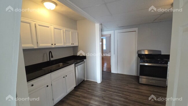 Building Photo - 17 Wachusett St