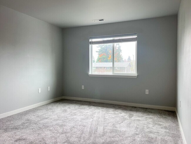 Building Photo - OWN962