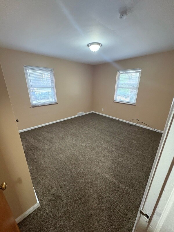 Building Photo - 14836 Rutherford St