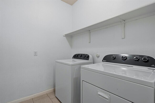 Building Photo - 5908 Red Bud Ridge Ln
