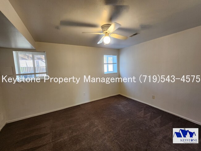 Building Photo - Charming Townhome in Pueblo West – Comfortable & Convenient Living $1300/$1300