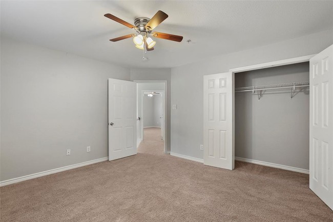 Building Photo - 604 Mozart Way