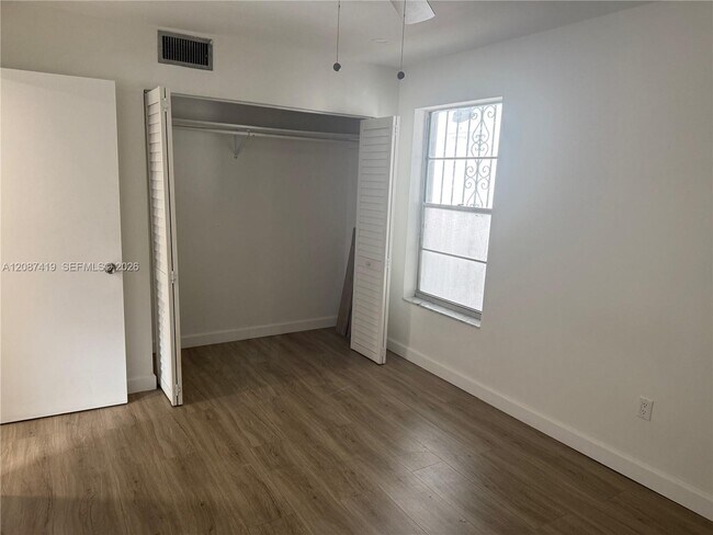 Building Photo - 767 SW 9th St