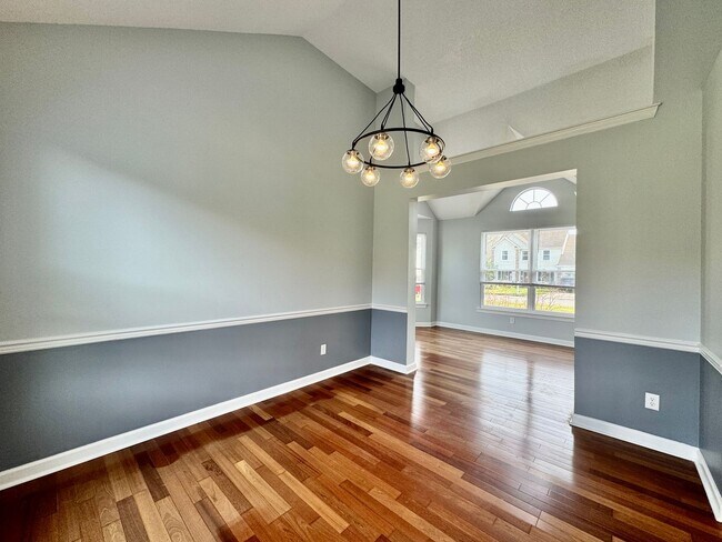 Building Photo - 910 Cantor St
