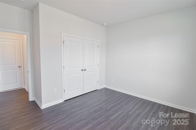 Building Photo - 261 Abersham Dr