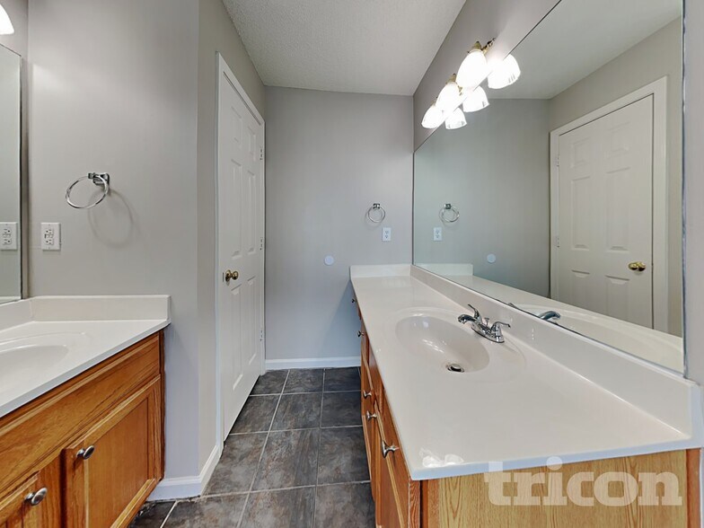 Building Photo - 341 Chase Marion Way