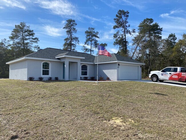 Building Photo - Custom Home - Desirable SW Ocala Neighborhood 3/2/2 **WON'T LAST**