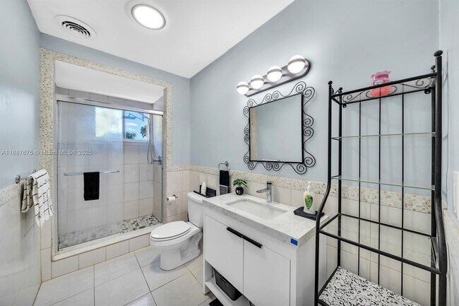 Building Photo - 1610 SW 30th Pl