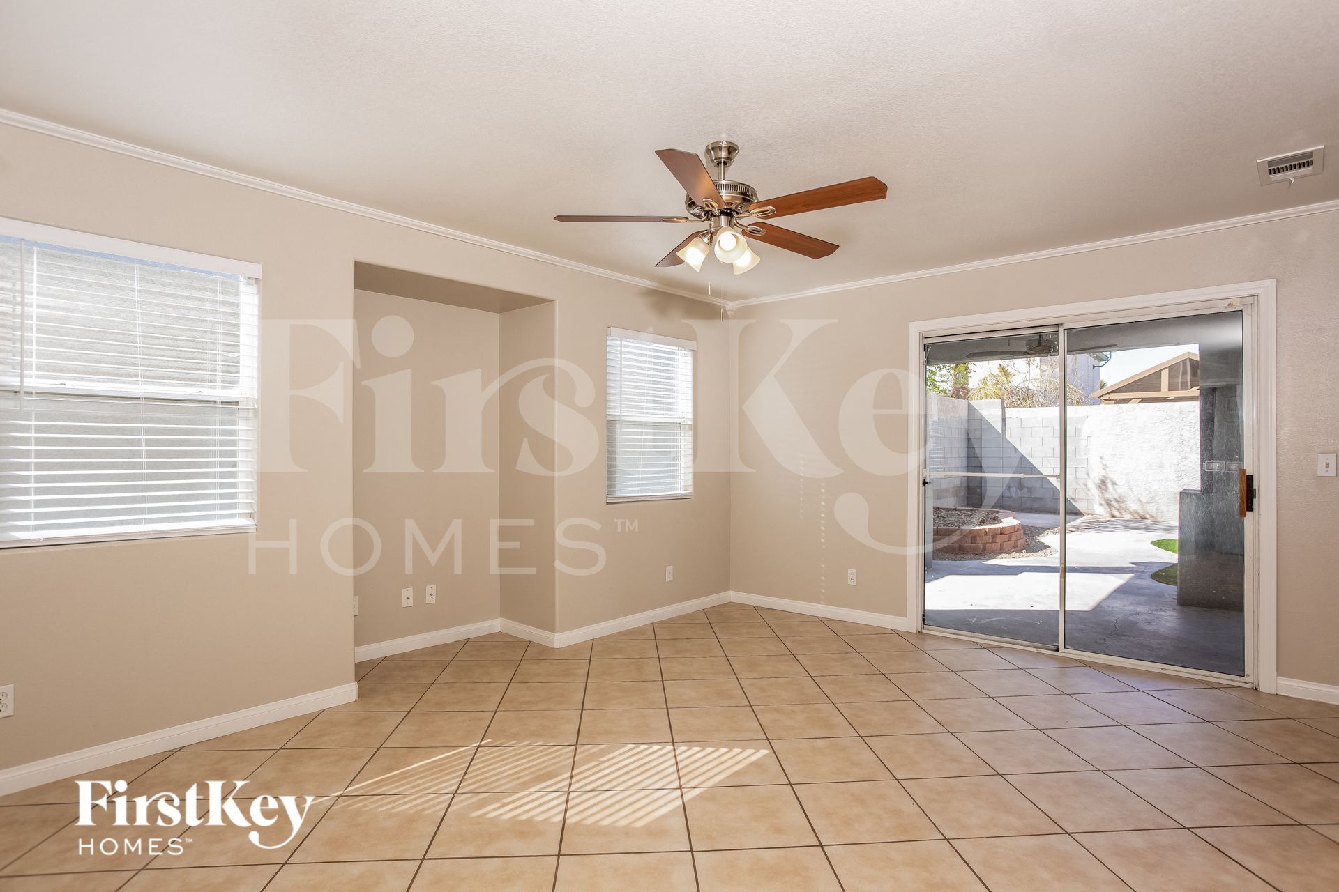 Building Photo - 9360 Willow Meadow Ct